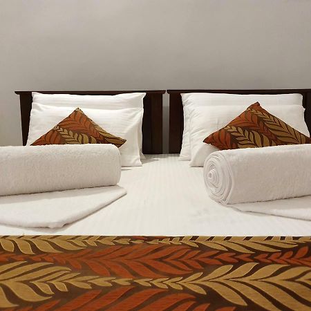 A And D Holiday Inn Анурадхапура Екстер'єр фото